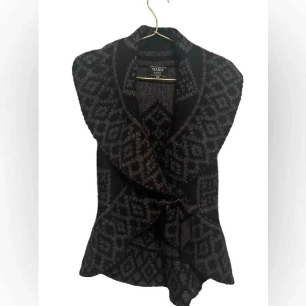 Mary Firenze Charcoal and Black Patterned Cardigan NWOT